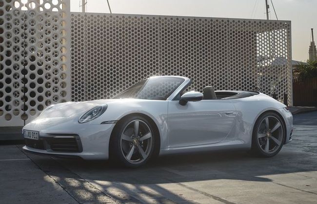 2020 Porsche 911 Carrera 4 comes with all-wheel-drive