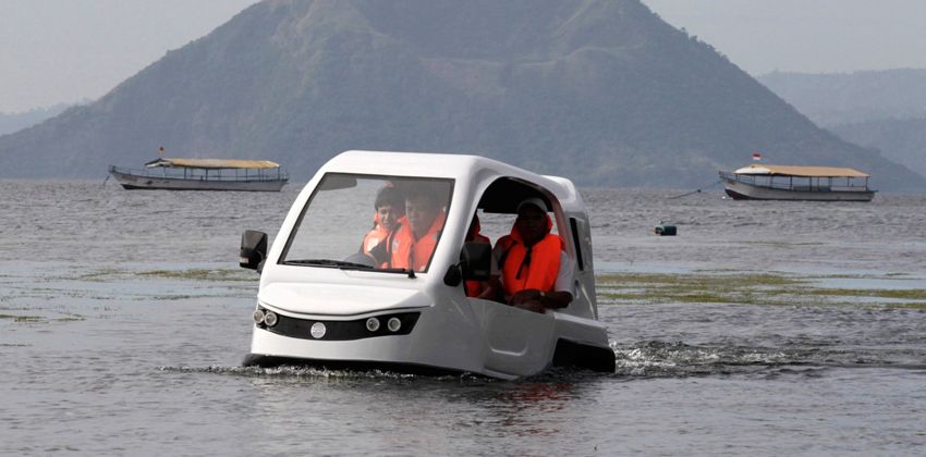 Salamander Amphibious Tricycle