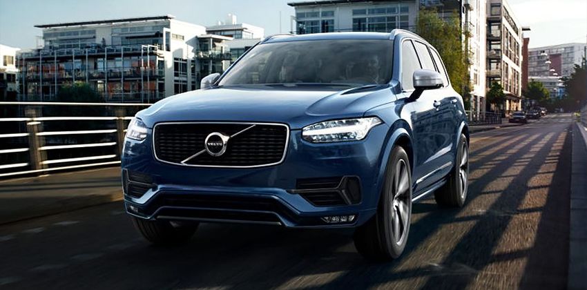 Volvo XC40 front