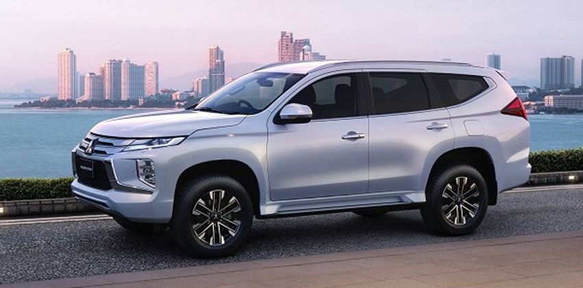 Mitsubishi Montero sport side