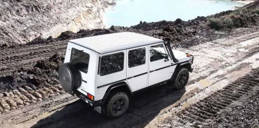 Mercedes Benz G-Class side