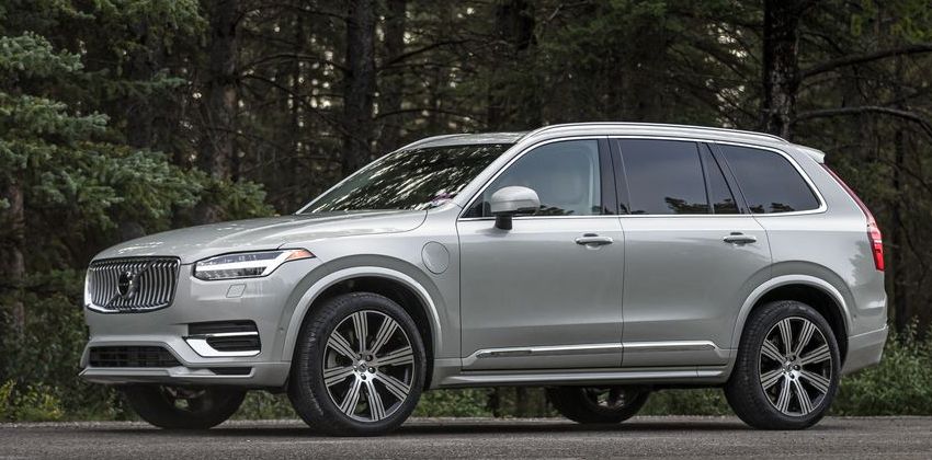 2020 Volvo XC90 side