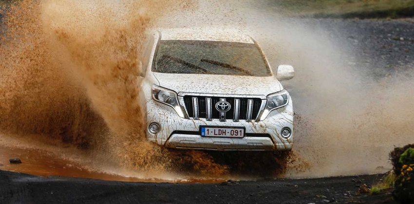 Land Cruiser front