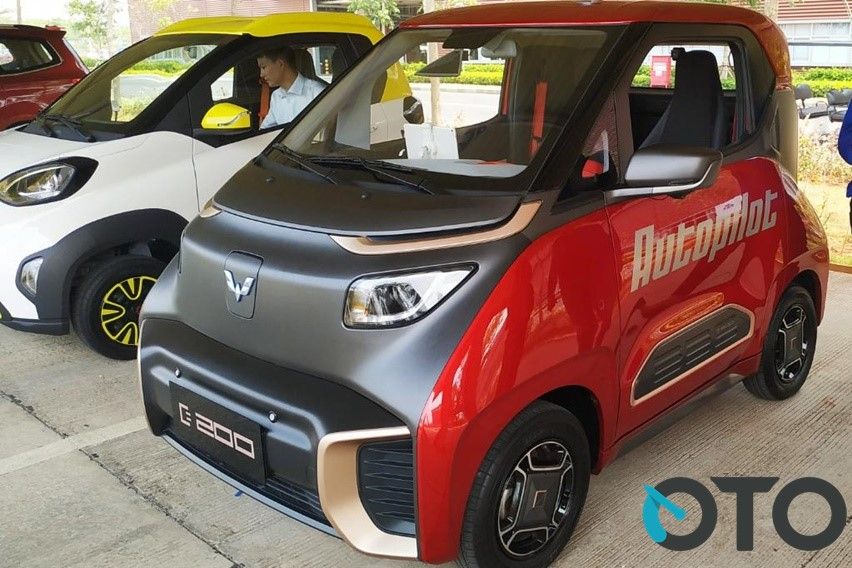 mobil listrik wuling e200
