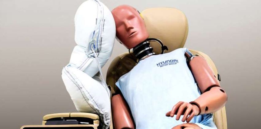 Hyundai centre console airbag