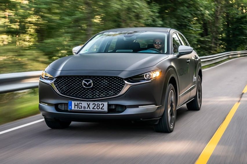 mobil listrik pertama mazda