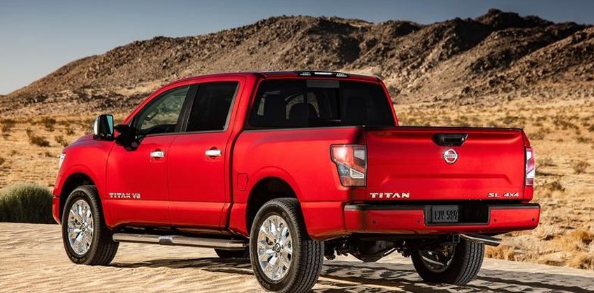 2020 Nisan Titan rear