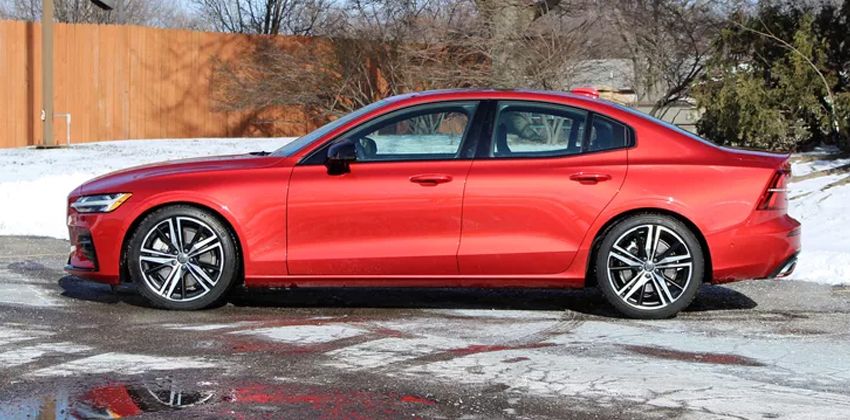 2019 Volvo S60 side