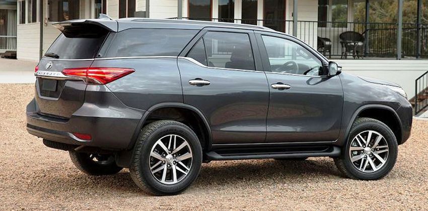 Fortuner side
