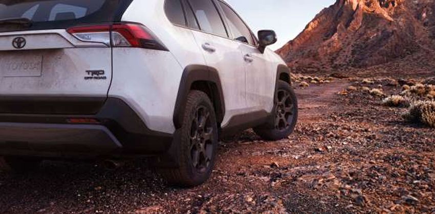 Toyota RAV4 Off Road front