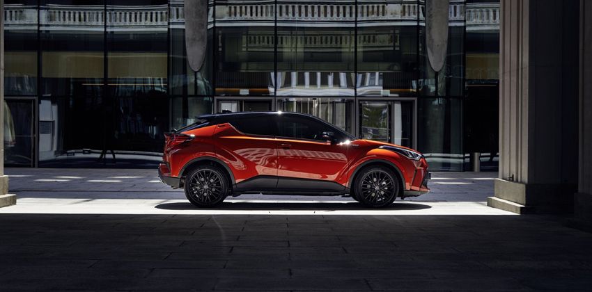 Toyota C-HR side