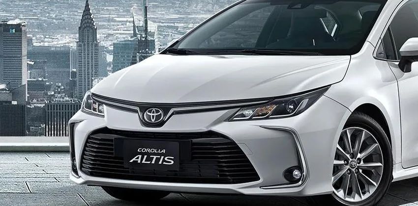 2019 Toyota Corolla Altis front
