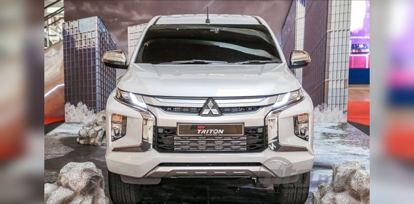 Mitsubishi Triton front
