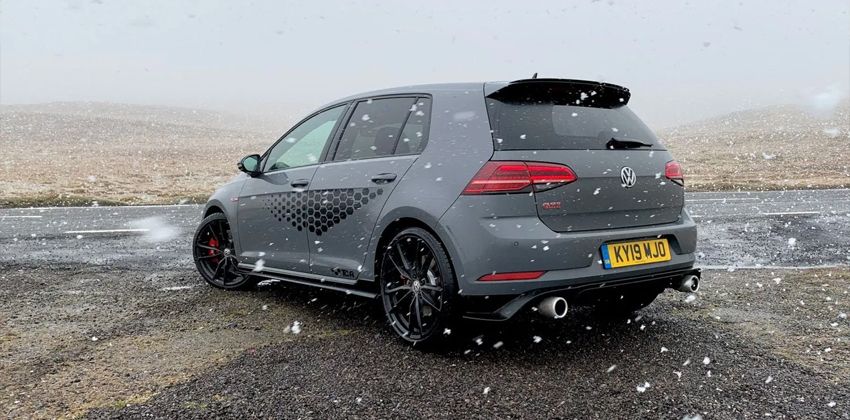 Volkswagen Golf side