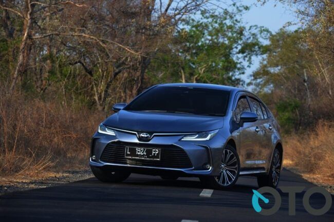 2019/10/First-drive-corolla-altis-hybrid-electric-4-016.jpeg