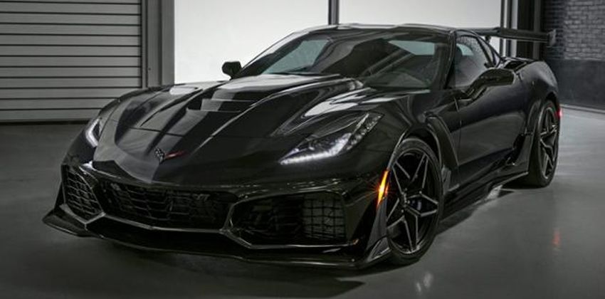 Chevrolet Corvette front