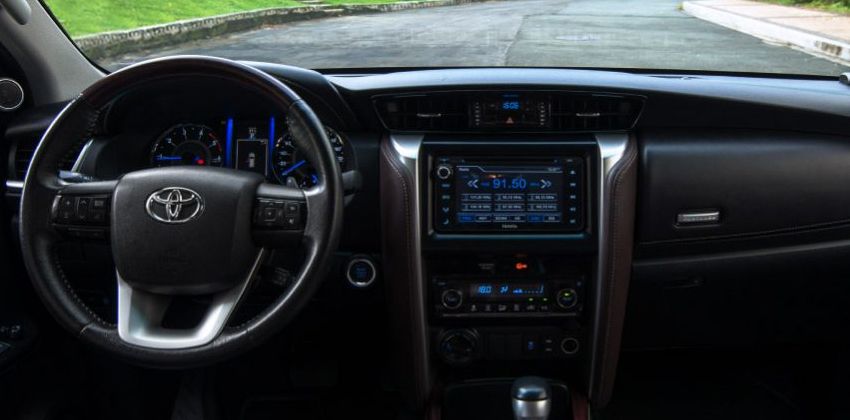 Toyota Fortuner dash