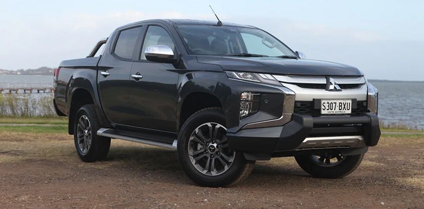 Mitsubishi Triton front
