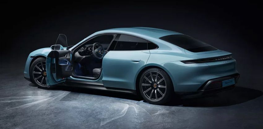 Porsche Taycan 4S side