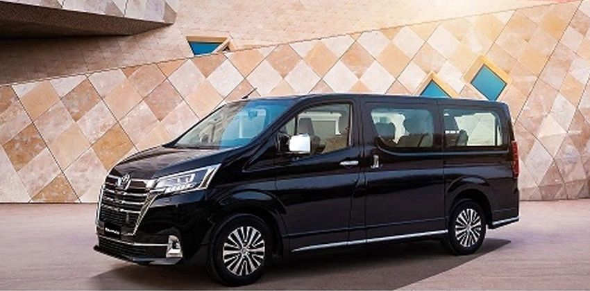 Toyota Granvia Front