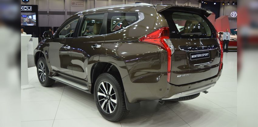 Mitsubishi Montero Sport side