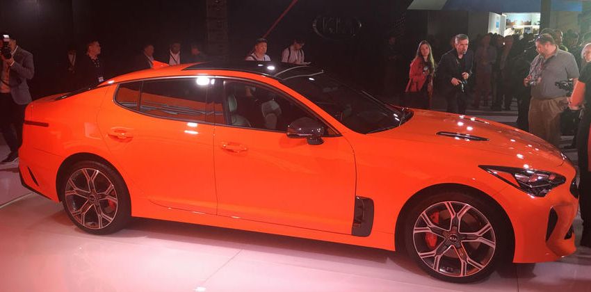 Kia Stingerside