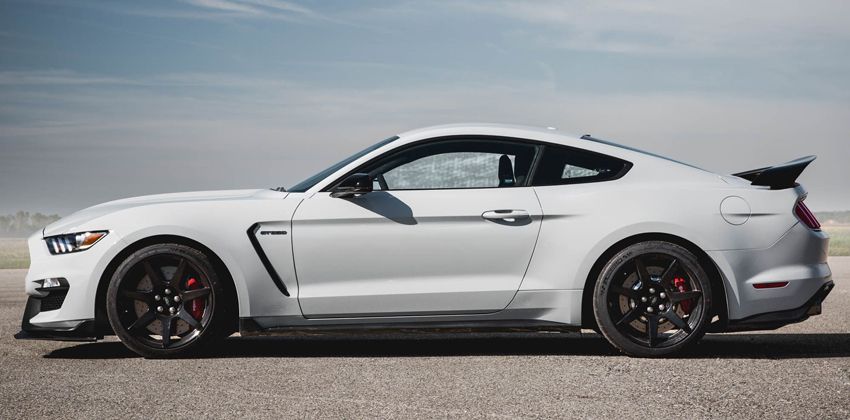 Ford Mustang Shelby side