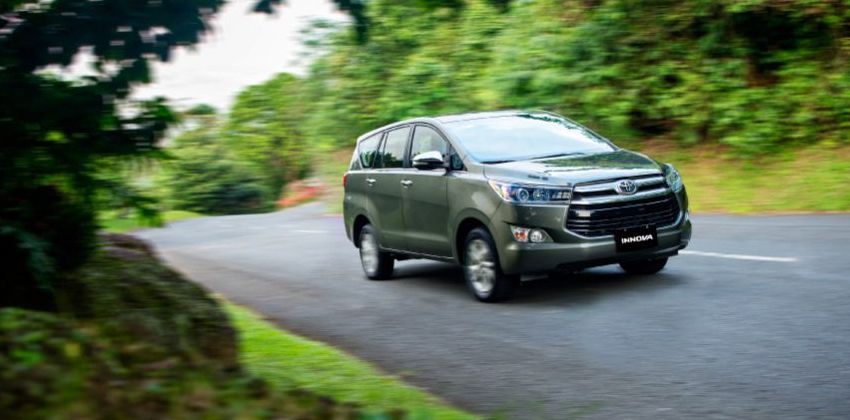 Toyota Innova front