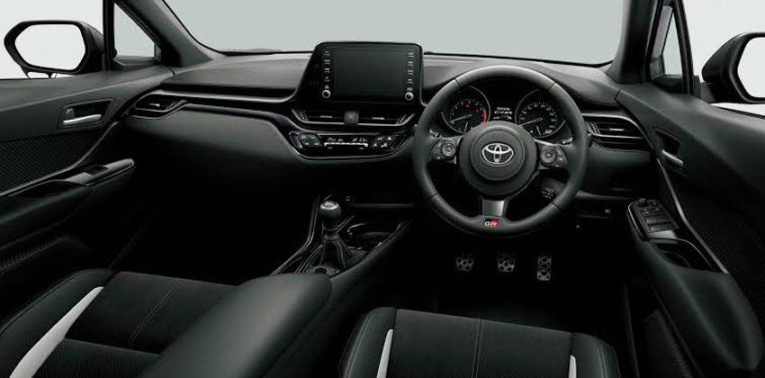 Toyota C-HR cabin