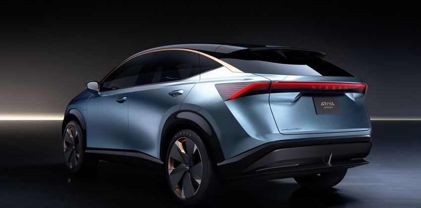 Nissan Ariya side