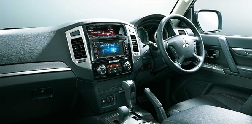  Mitsubishi Pajero Final Edition dash