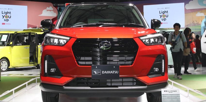 Daihatsu compact SUV front