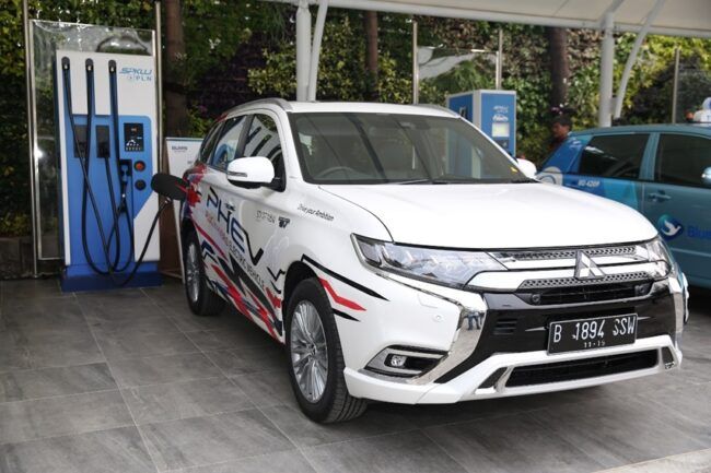 Mitsubishi Dukung Pengenalan Fasilitas Pengisian Daya Mobil Listrik Mitsubishi Dukung Pengenalan Fasilitas Pengisian Daya Mobil Listrik