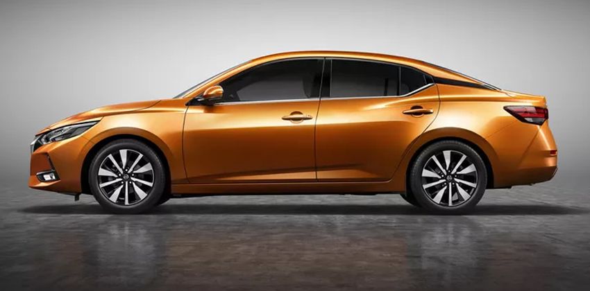 Nissan Sentra side
