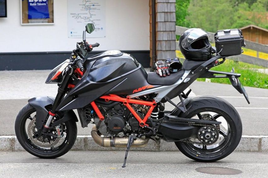KTM 1290 Super Duke R Meluncur Bulan Depan