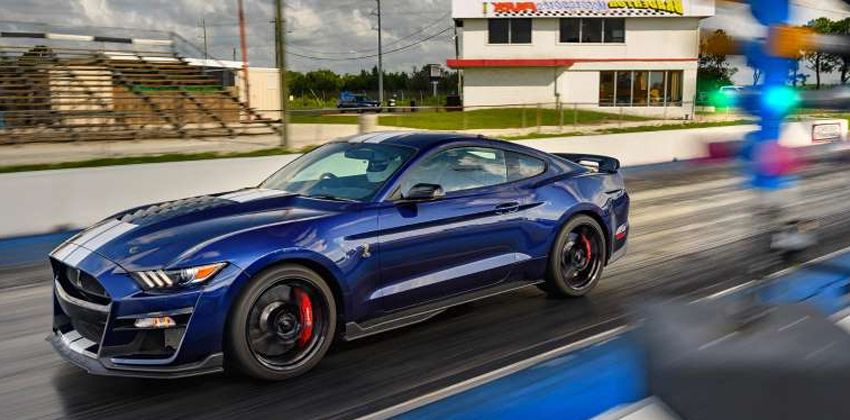 2020 Shelby GT500 side