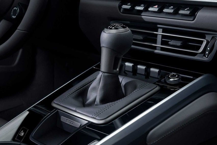 Transmisi Manual Menjadi Barang Spesial, Porsche dan BMW Tidak Sediakan di Varian Rendah