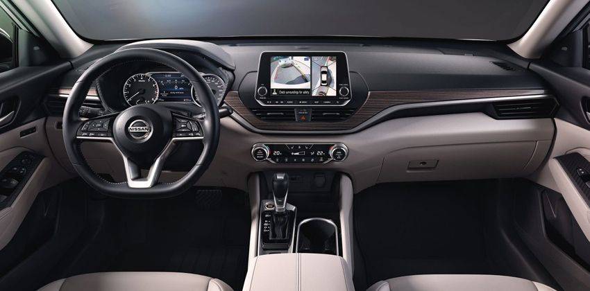 2019 nissan altima white interior