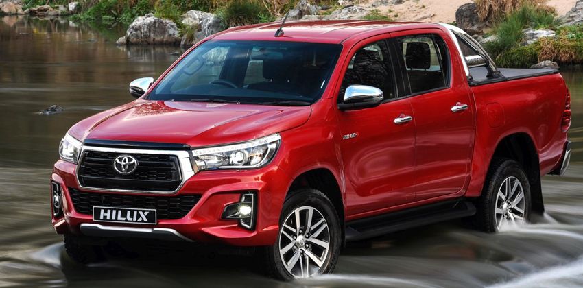 Toyota Hilux front
