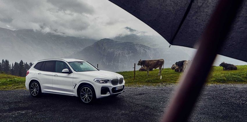 2020 BMW X3 xDrive30e Front