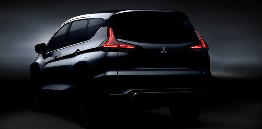 Mitsubishi crossover side