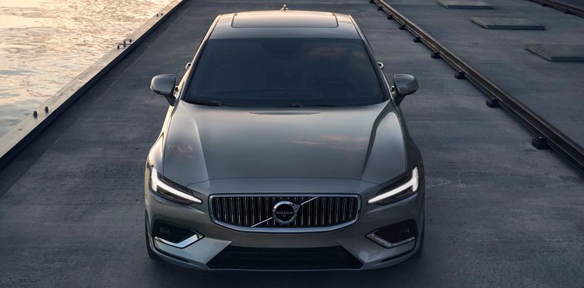 2019 Volvo S60 front