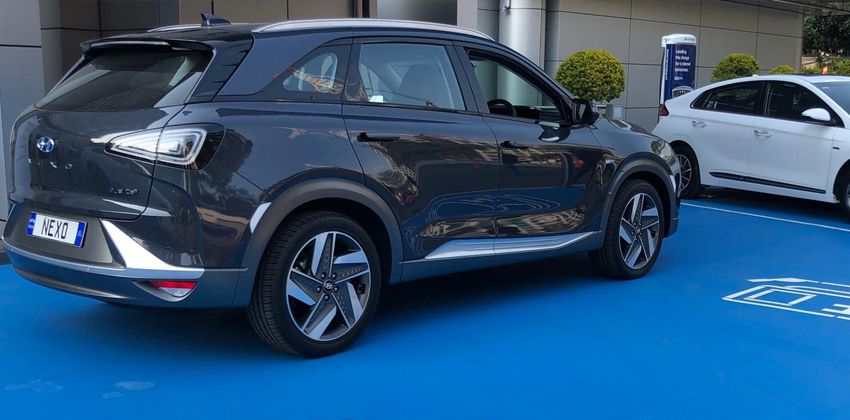 Hyundai hydrogen car