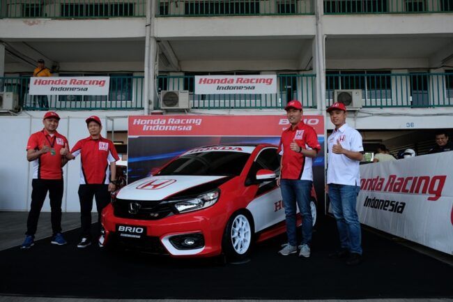Honda Gunakan Brio Terbaru untuk Indonesia Touring Car Race 1.200 Honda Gunakan Brio Terbaru untuk Indonesia Touring Car Race 1.200