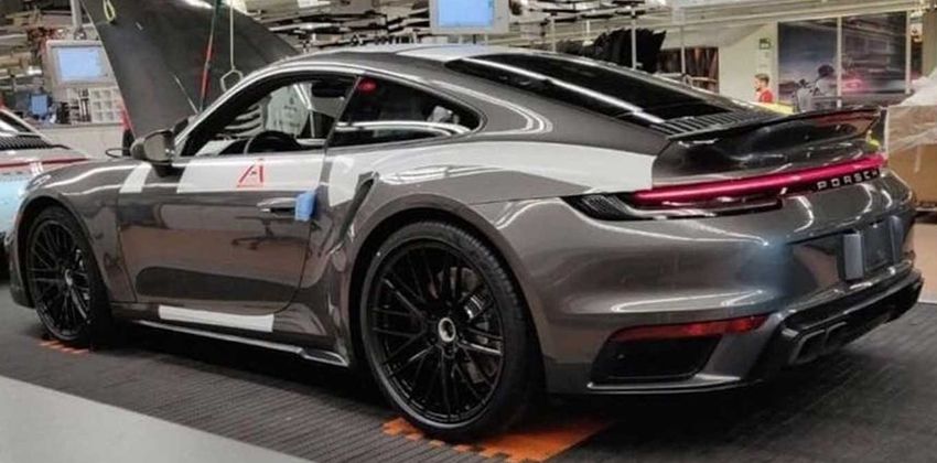 992 Porsche 911 Turbo side