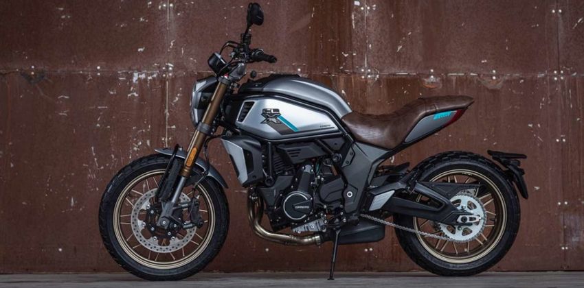 CFMoto 700CL-X side