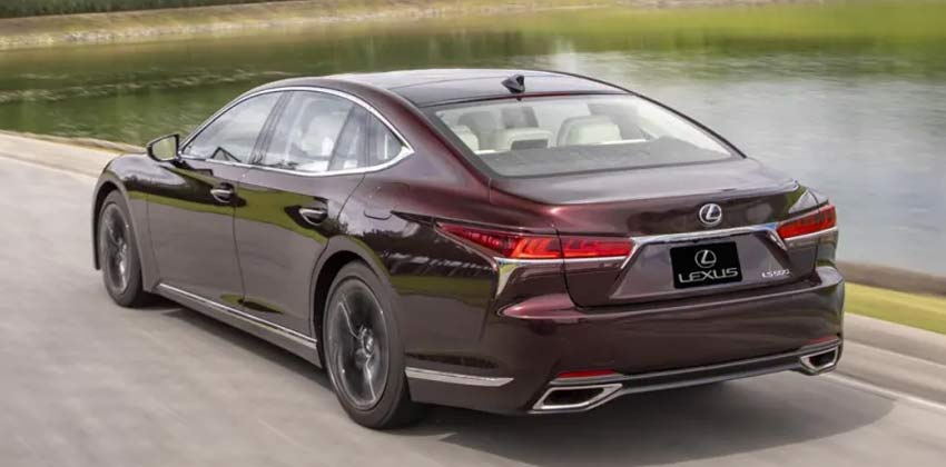 Lexus LS rear