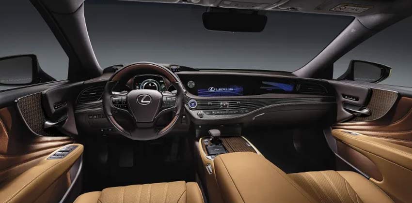 Lexus LS cabin