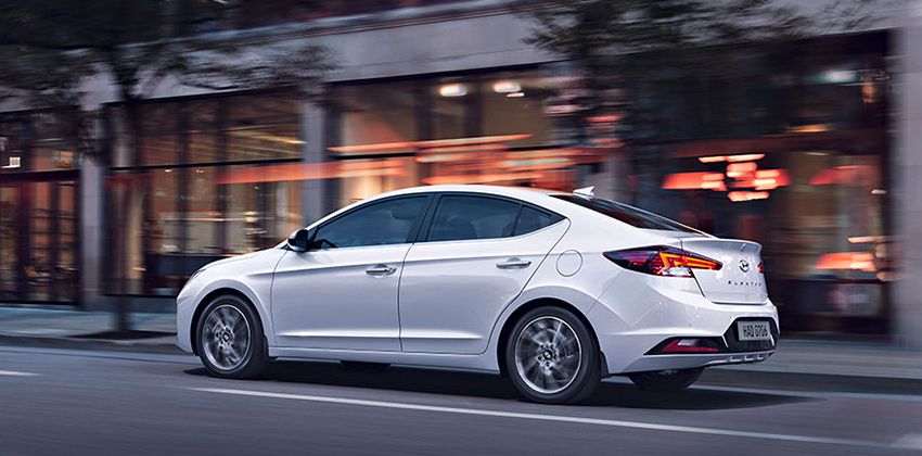 Hyundai Elantra side