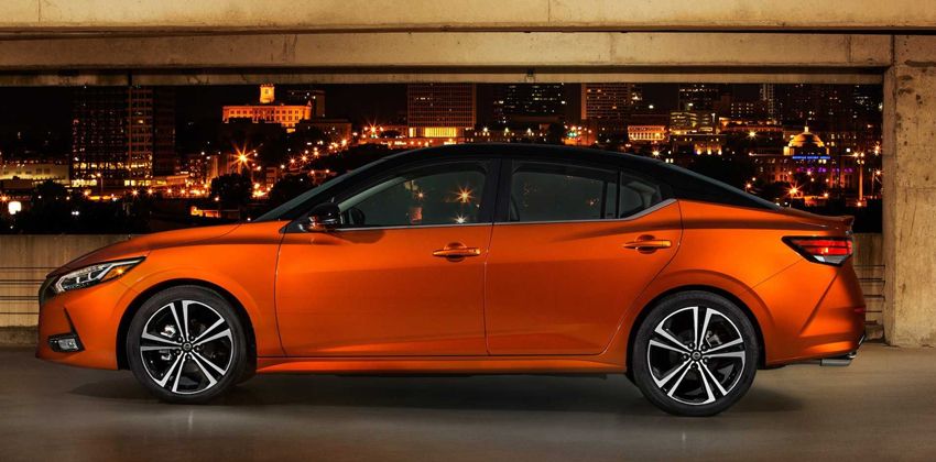 Nissan Sentra side